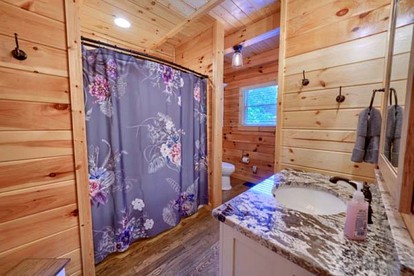 Lovely Cabin Rental in Hocking Hills, for Dreamy Vacations in Logan, Ohio photo 4