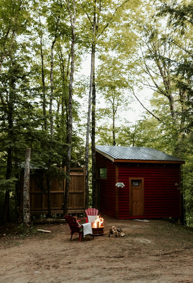 Stunning Waterfront Glass Cabin Perfect for a Romantic Getaway in Ontario