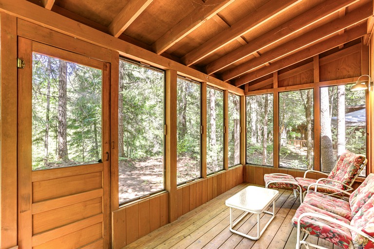 Cabins (United States of America, McKenzie Bridge, Oregon)