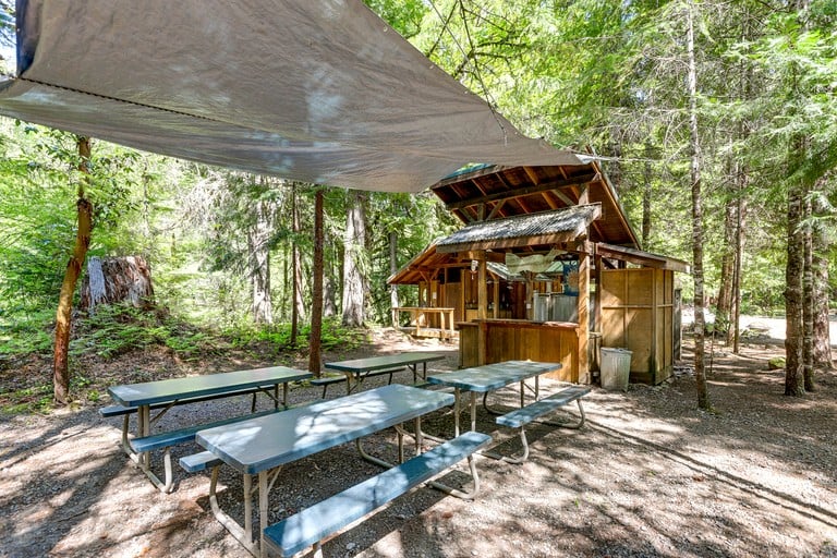 Cabins (United States of America, McKenzie Bridge, Oregon)