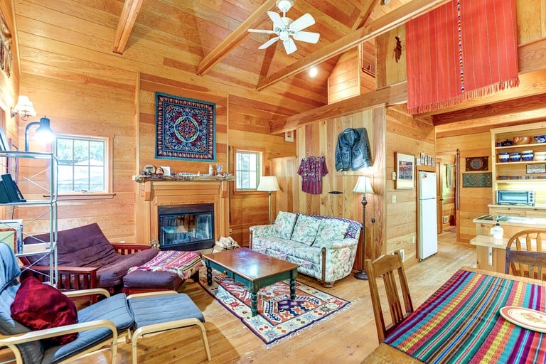 Cabins (United States of America, McKenzie Bridge, Oregon)