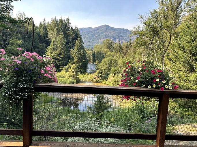 Cabins (United States of America, McKenzie Bridge, Oregon)