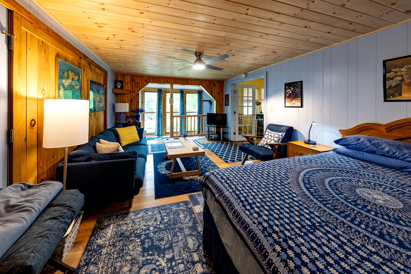 Charming Country Pet-Friendly Getaway Cottage in the Berkshires, Massachusetts