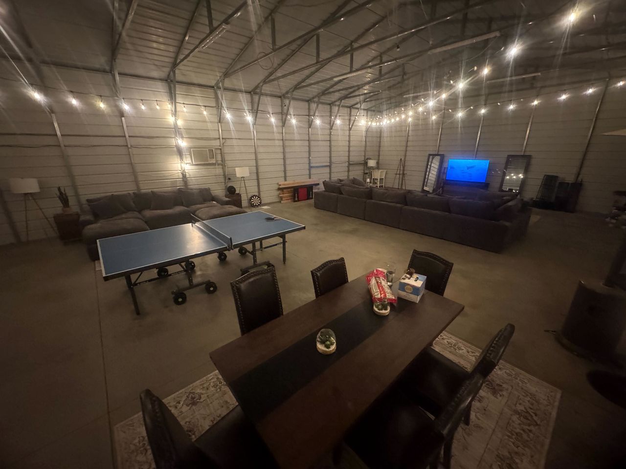 California Glamping Vacations in this Caravan Ideal for Enjoying Unique Views of the Desert
