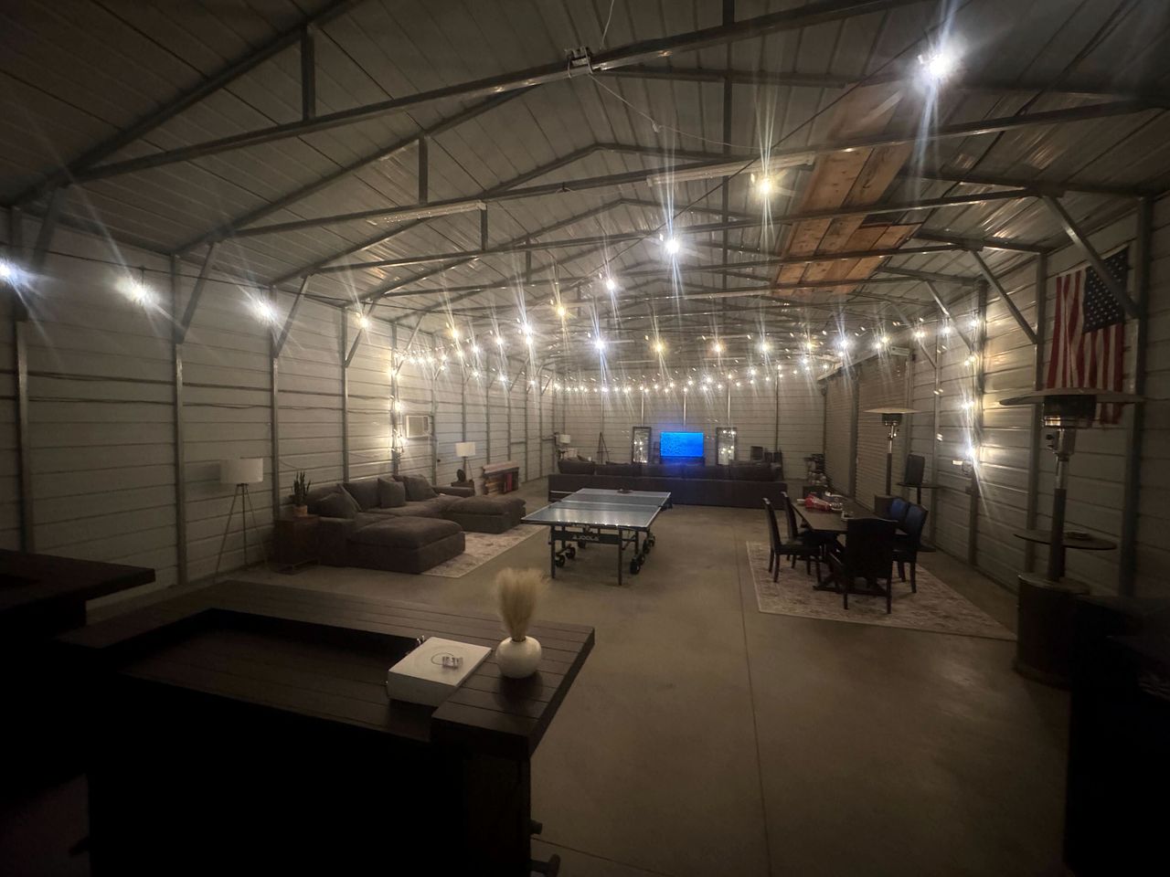 California Glamping Vacations in this Caravan Ideal for Enjoying Unique Views of the Desert