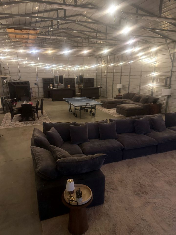 California Glamping Vacations in this Caravan Ideal for Enjoying Unique Views of the Desert