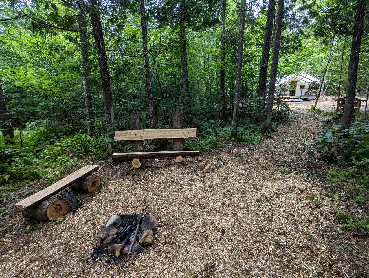 Tented Cabin near the Grand Lac Nominingue Perfect for Enjoying Nature in Quebec