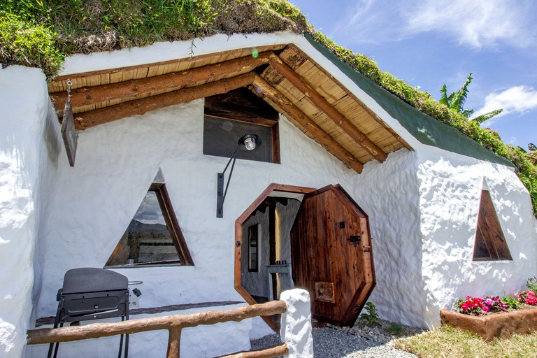 Stunning Hobbit House Perfect for a Romantic Escape in Colombia