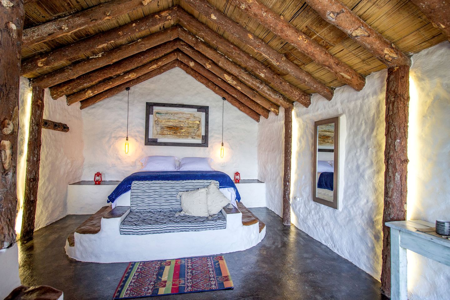 Stunning Hobbit House Perfect for a Romantic Escape in Colombia