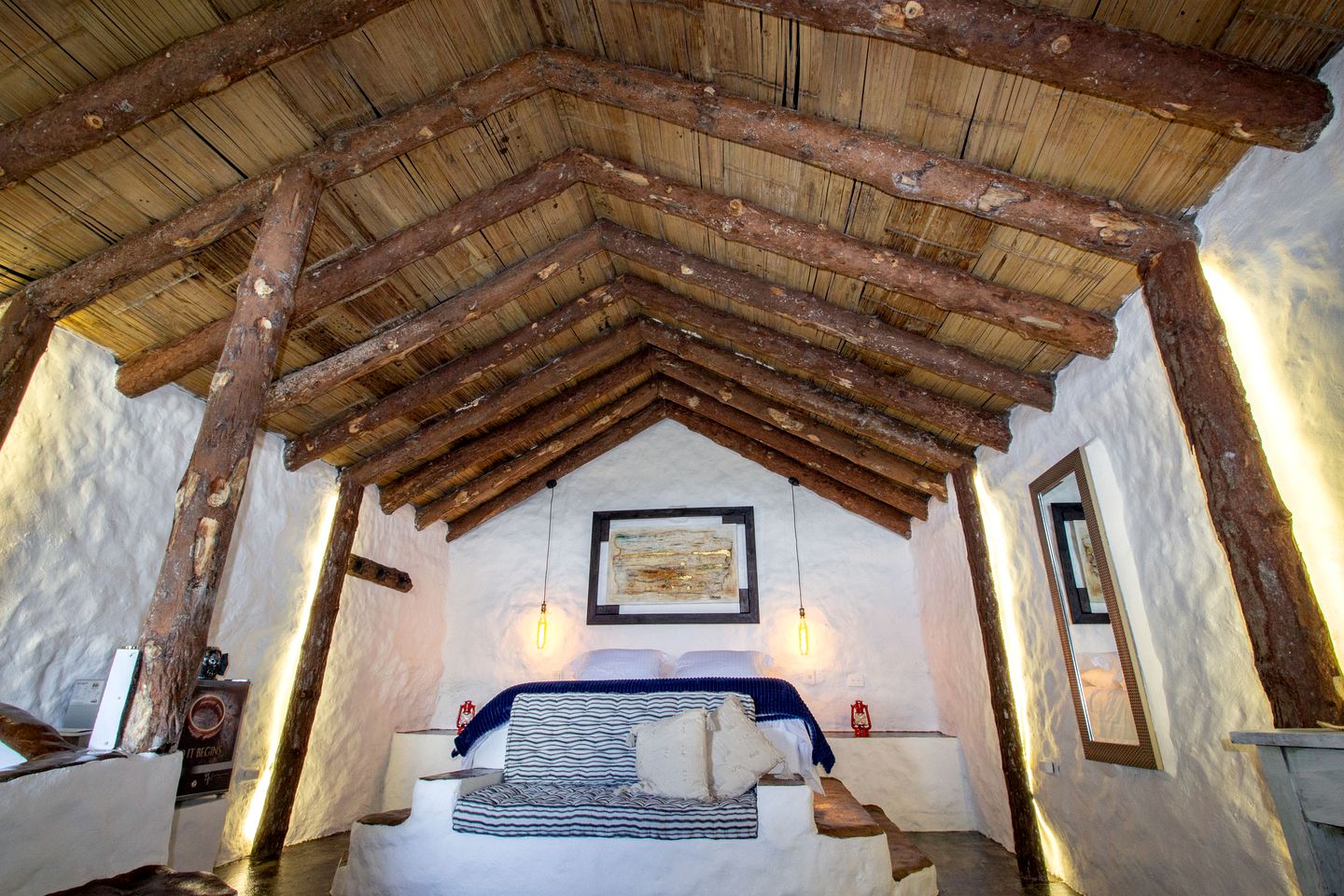 Stunning Hobbit House Perfect for a Romantic Escape in Colombia