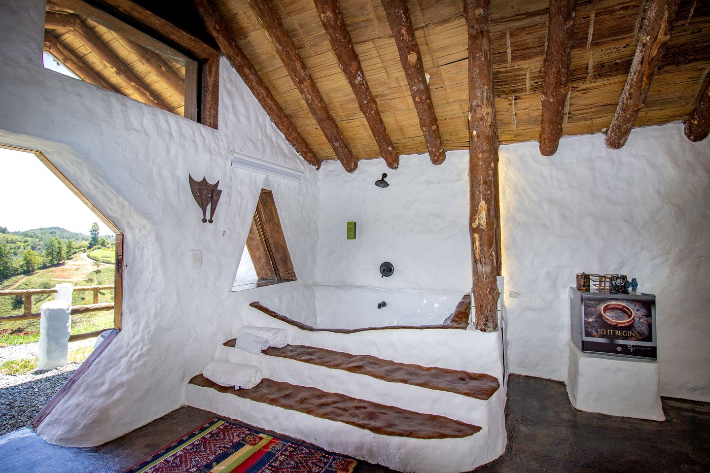 Stunning Hobbit House Perfect for a Romantic Escape in Colombia