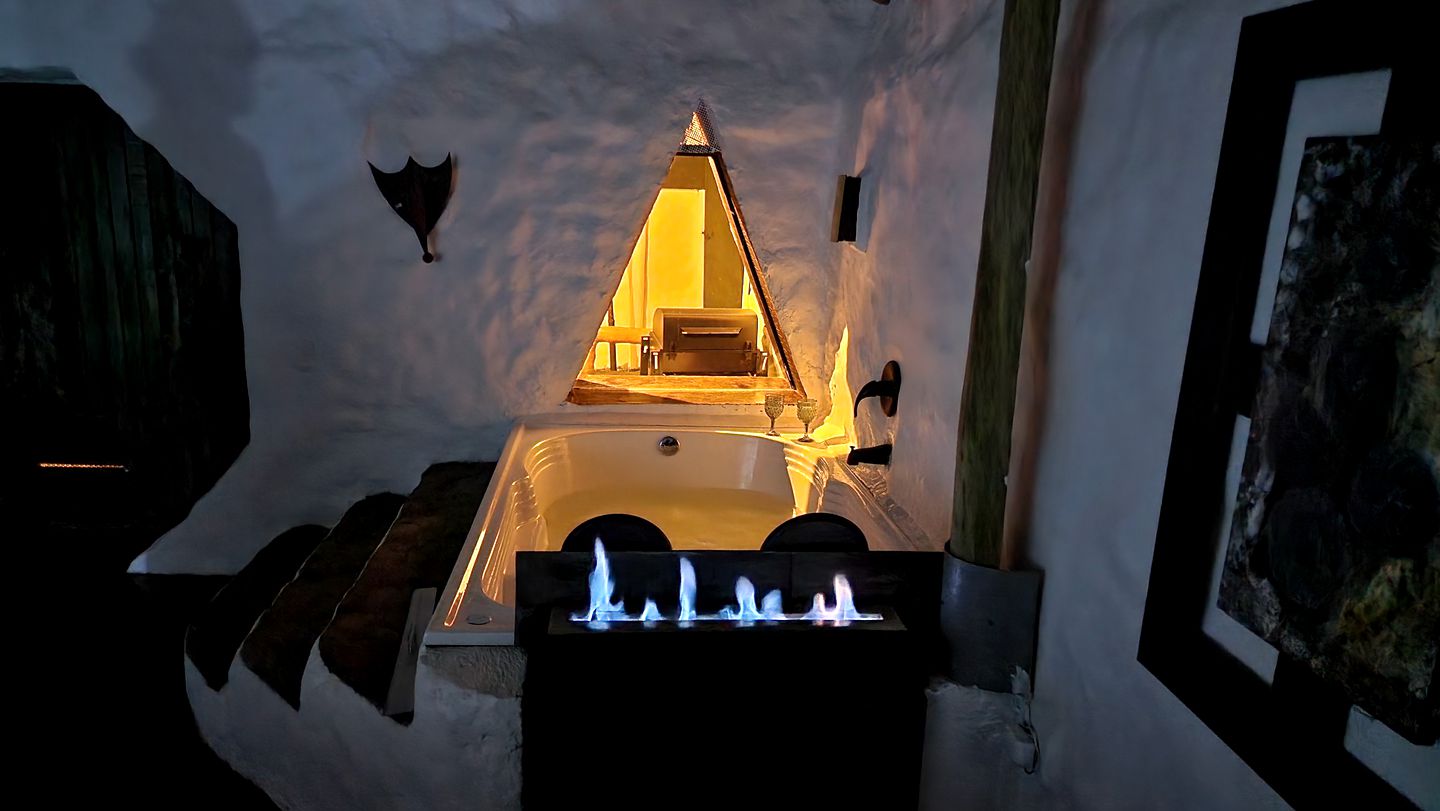 Charming Hobbit House Perfect for a Different Glamping Experience in Colombia