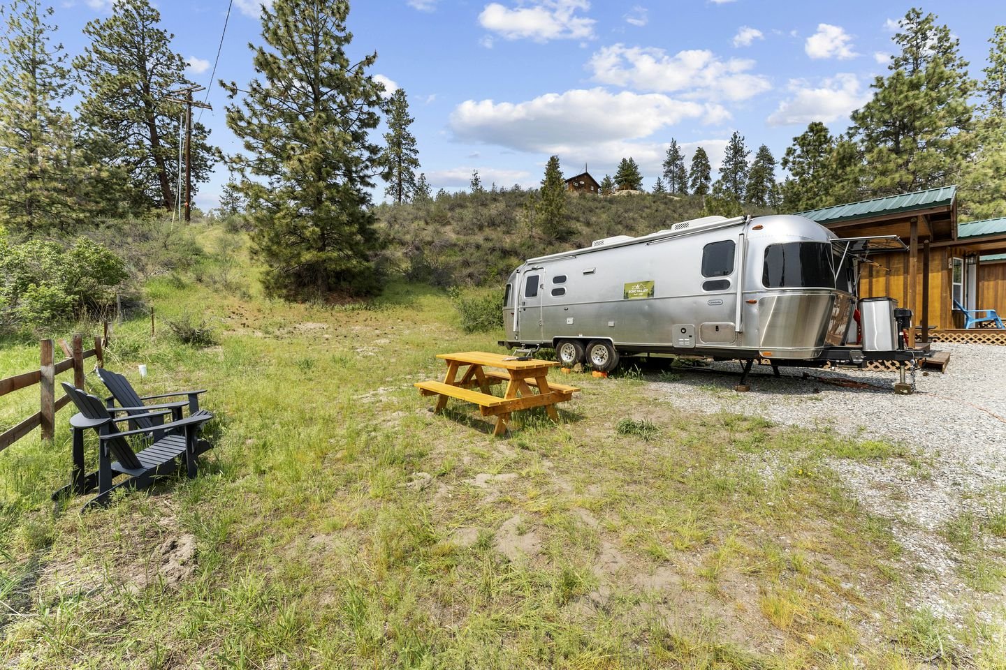 Fully-Equipped Airstream Rental for Glamping in Chelan, Washington