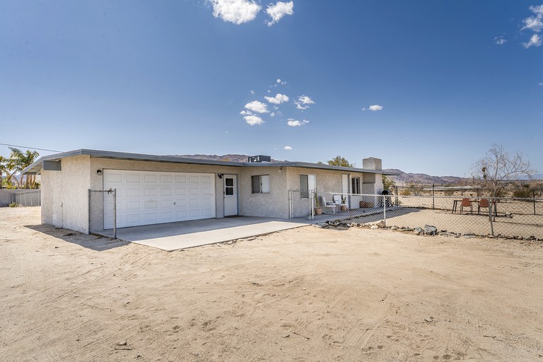 The Maude House, Vacation Rentals, Twentynine Palms, United States of