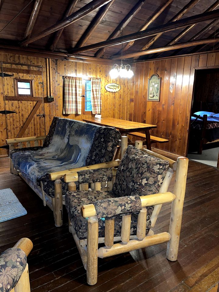 Pet-Friendly Cabin for 6 Near Cook Forest, Ideal for Glamping in Pennsylvania