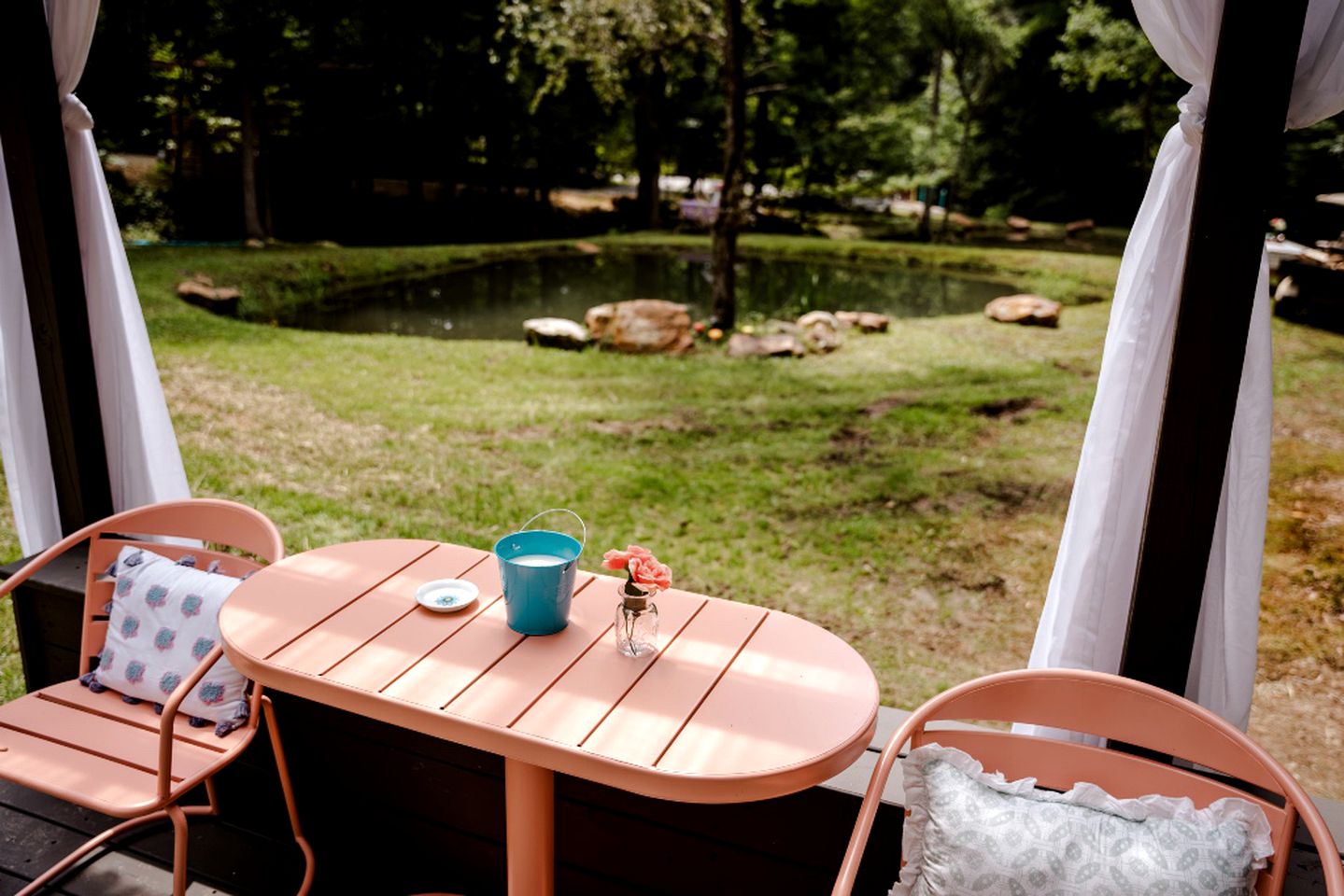 Vintage Camper Rental in Franklin for Couples Getaway in the Mountains in North Carolina