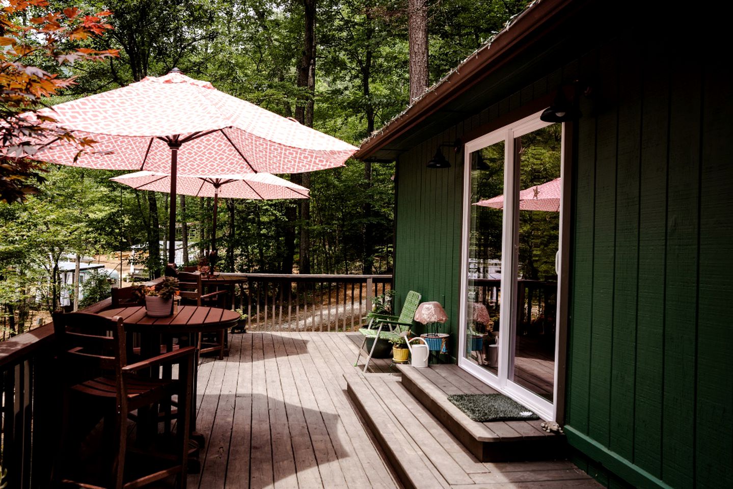 Vintage Camper Rental in Franklin for Couples Getaway in the Mountains in North Carolina