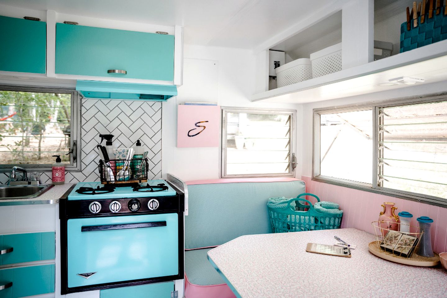 Vintage Camper Rental in Franklin for Couples Getaway in the Mountains in North Carolina