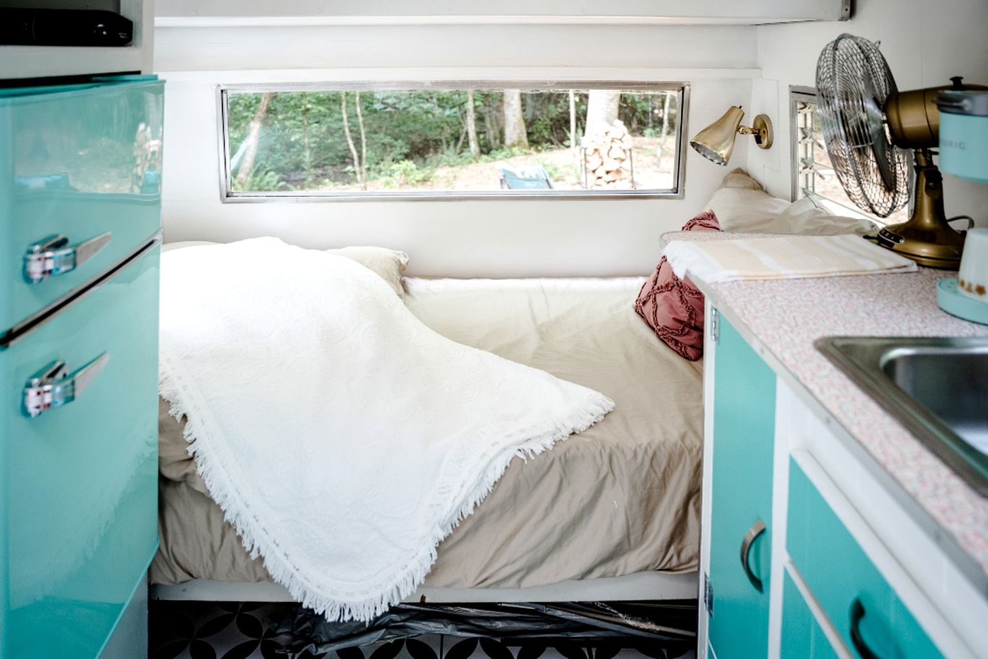 Vintage Camper Rental in Franklin for Couples Getaway in the Mountains in North Carolina