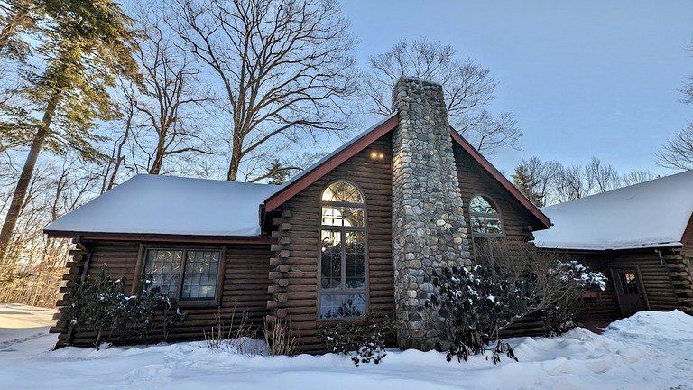 Cabins (United States of America, Bolton Landing, New York)