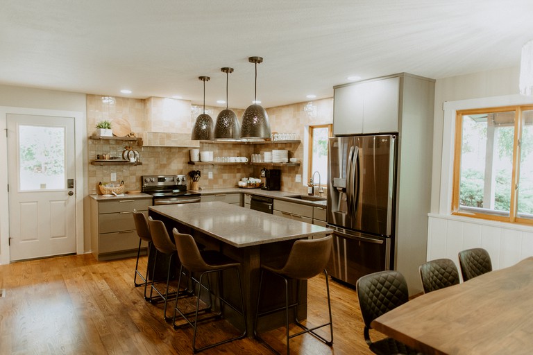 The Hideaway Cabin & Rural Retreat, Cabins, Sarahsville, United