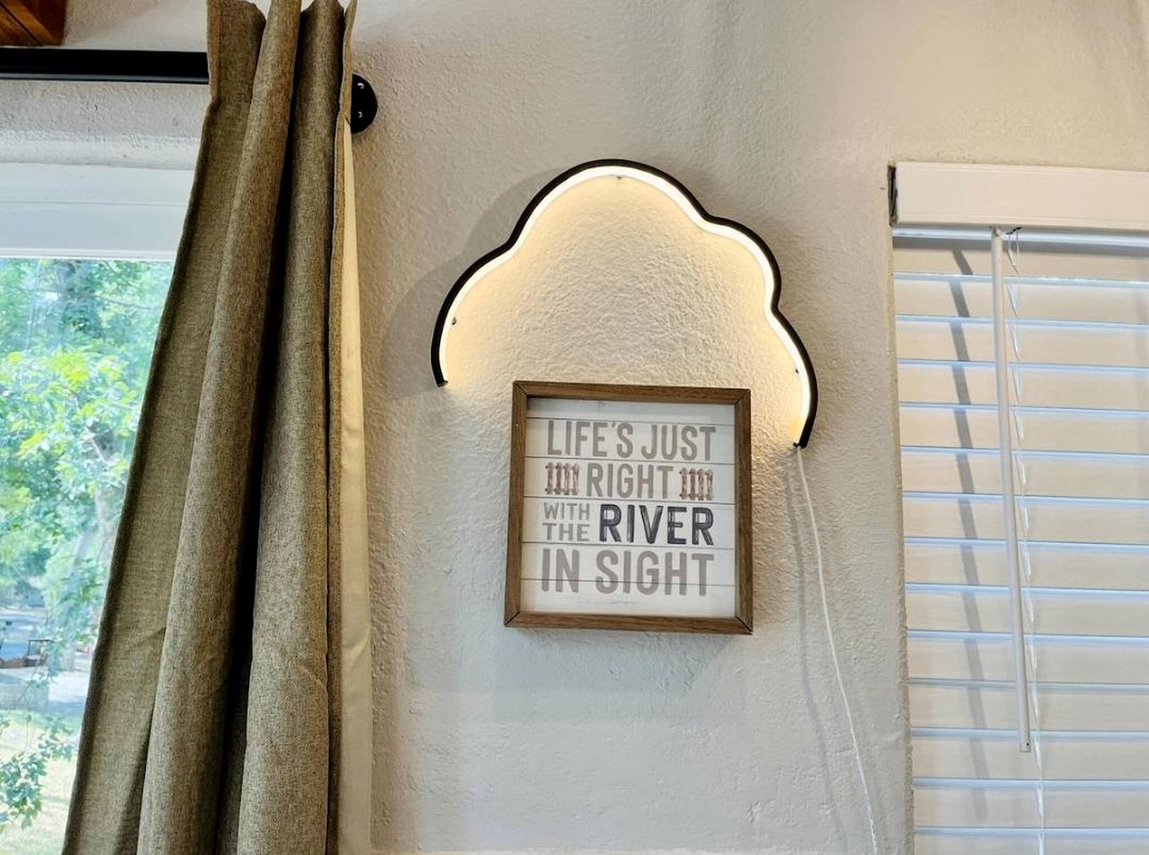 Romantic Getaways to the New Braunfels in this Fully-Equipped Tiny House in Texas