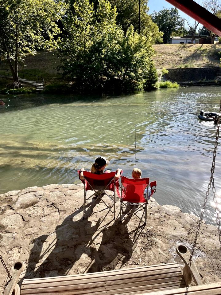 Romantic Getaways to the New Braunfels in this Fully-Equipped Tiny House in Texas