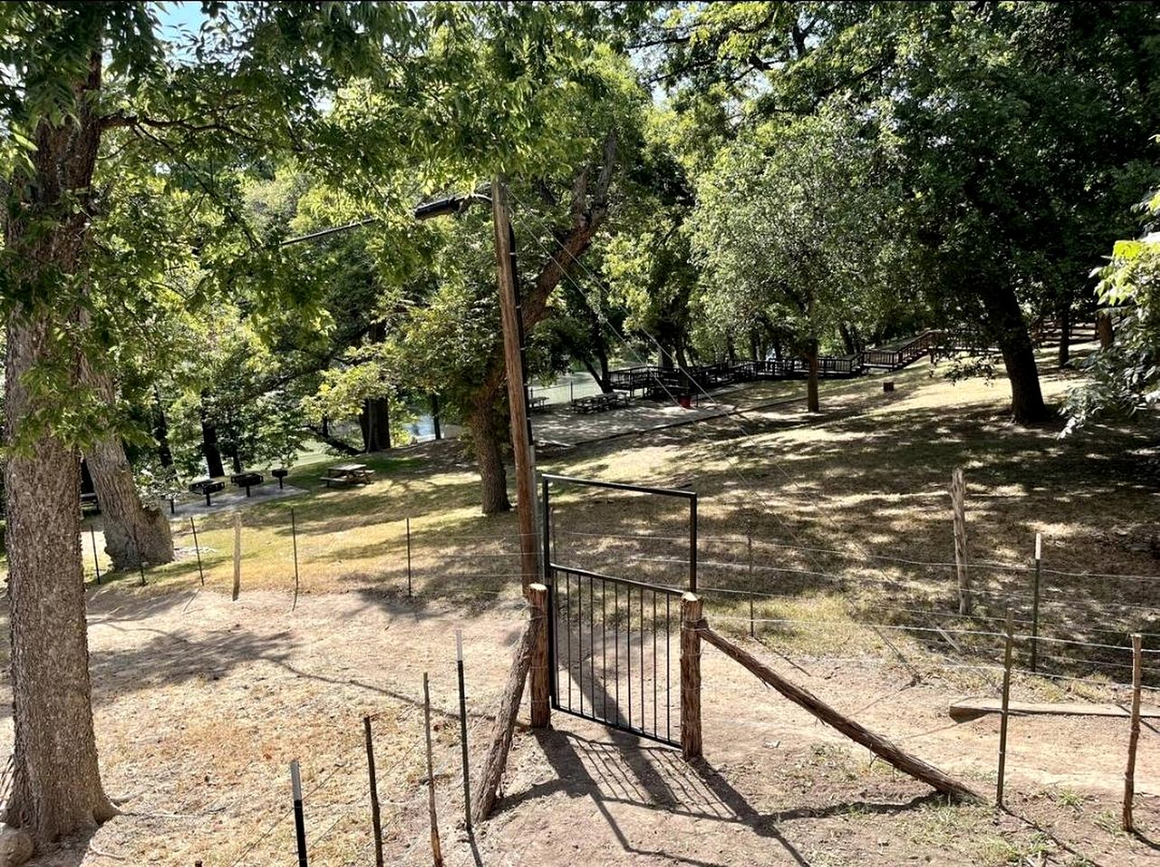 Romantic Getaways to the New Braunfels in this Fully-Equipped Tiny House in Texas