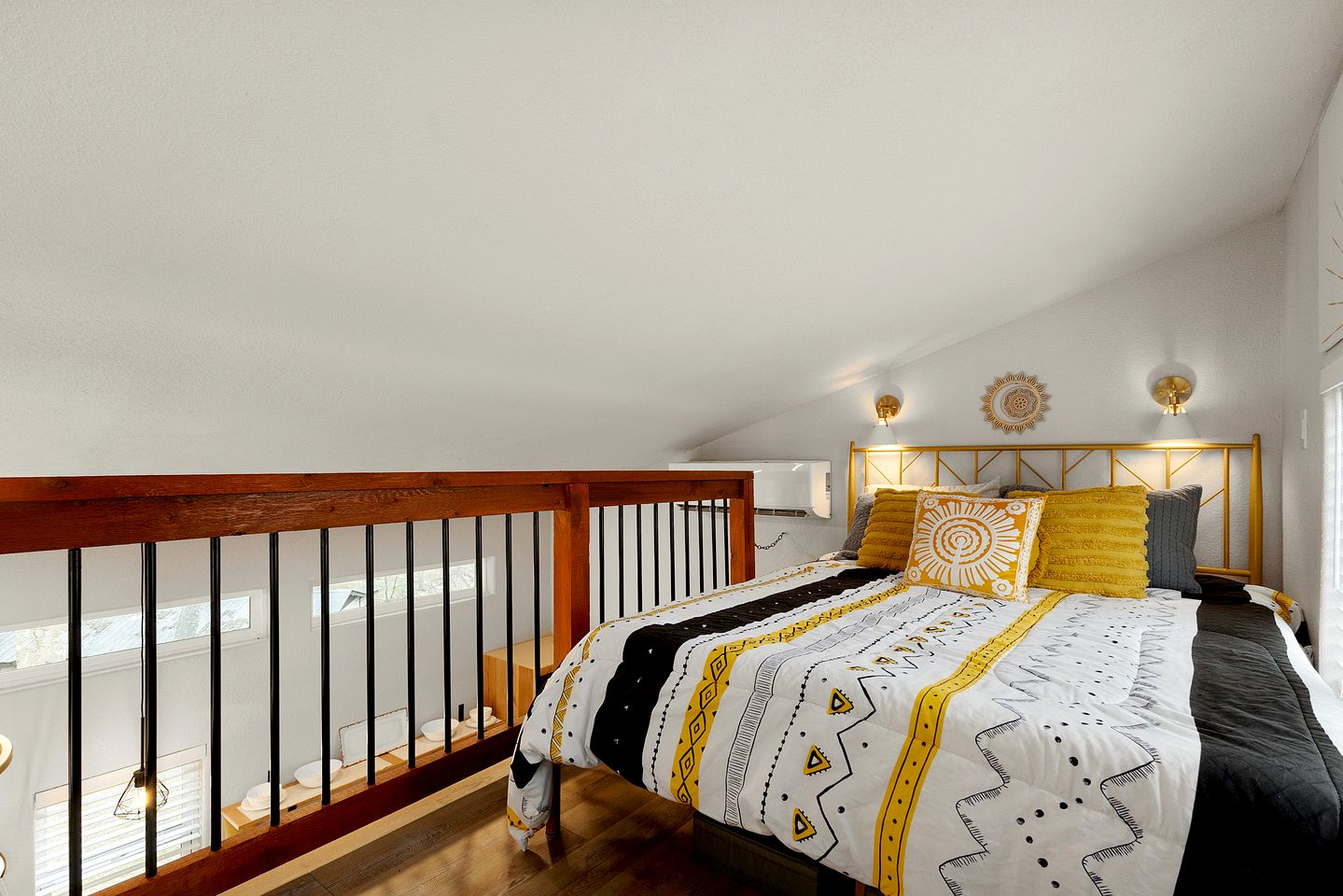 Romantic Getaways to the New Braunfels in this Fully-Equipped Tiny House in Texas