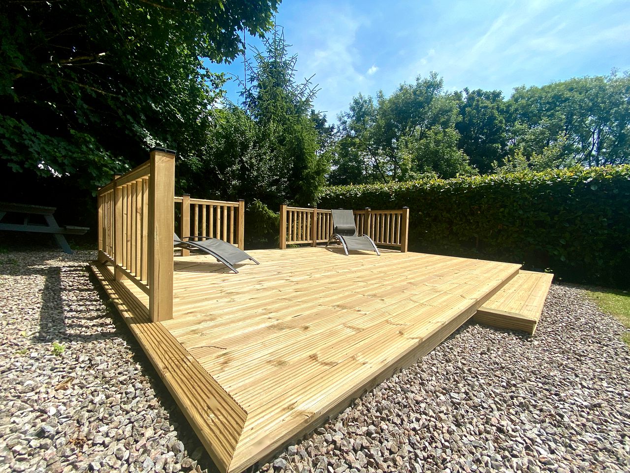 Designer Tiny House with Hot-Tub for Dreamy Glamping Escapes in Devon, England