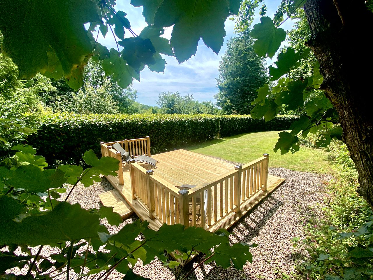 Designer Tiny House with Hot-Tub for Dreamy Glamping Escapes in Devon, England