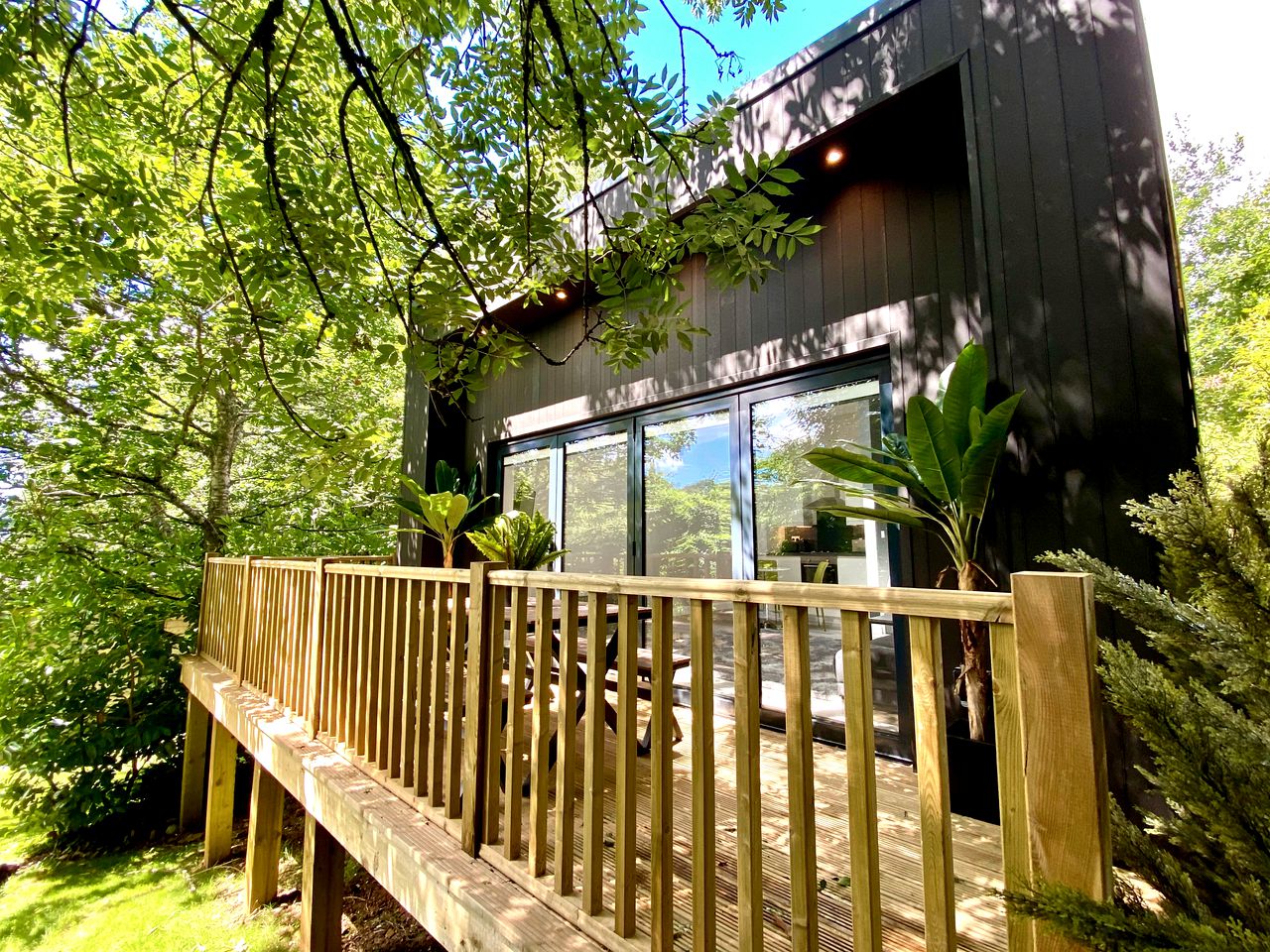 Escape to Devon in this Stunning Tiny House, Ideal for Getaways to the Beautiful British Countryside