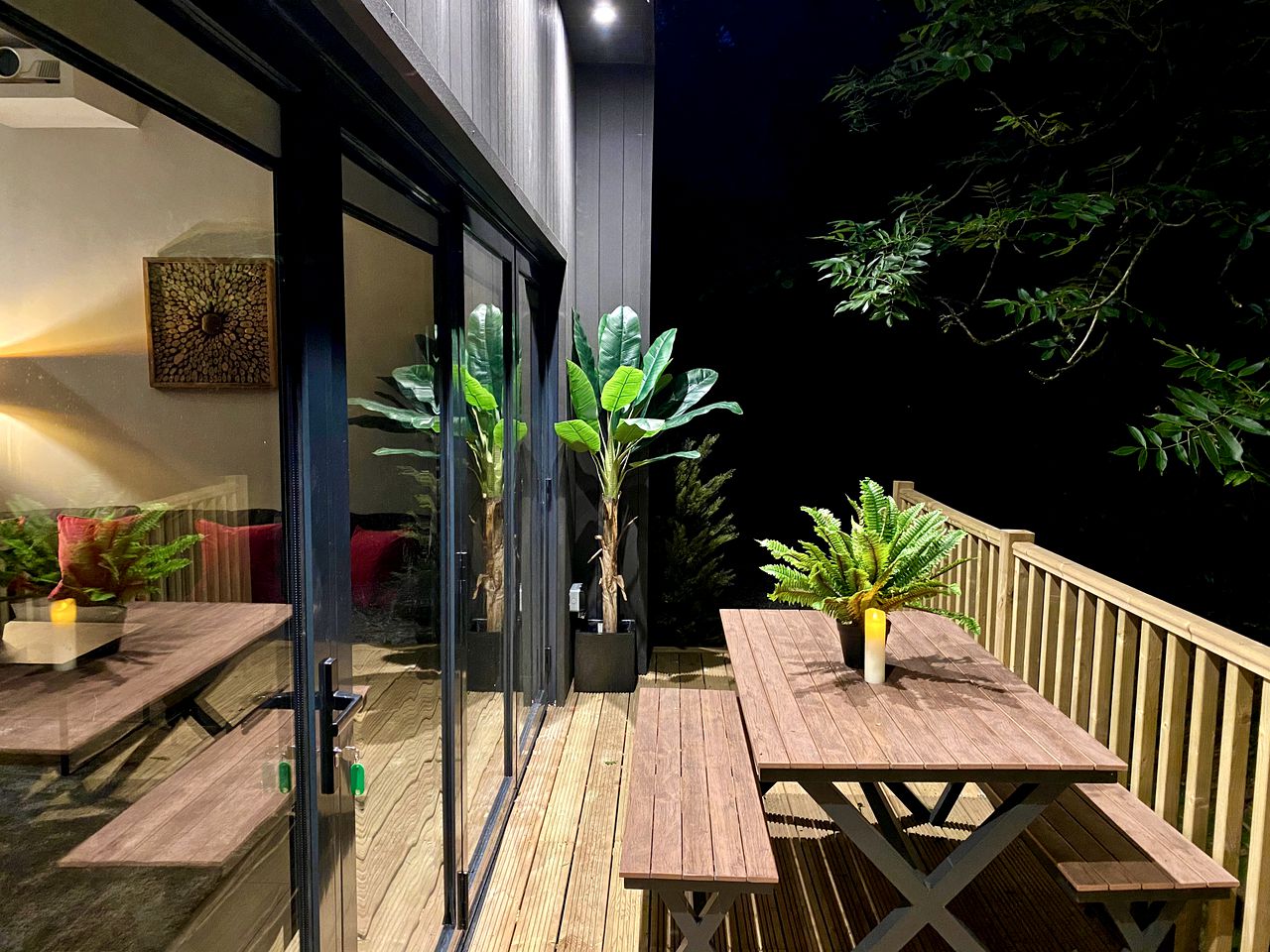 Escape to Devon in this Stunning Tiny House, Ideal for Getaways to the Beautiful British Countryside