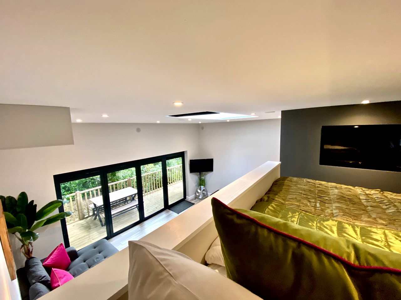 Escape to Devon in this Stunning Tiny House, Ideal for Getaways to the Beautiful British Countryside