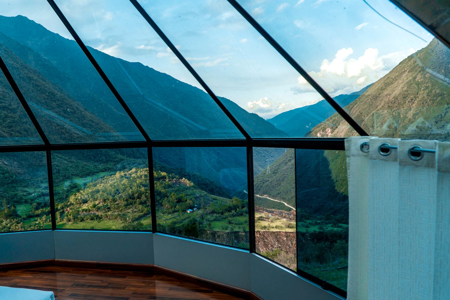 Spectacular Cabins with Incredible Views and Hiking Trails in Peru