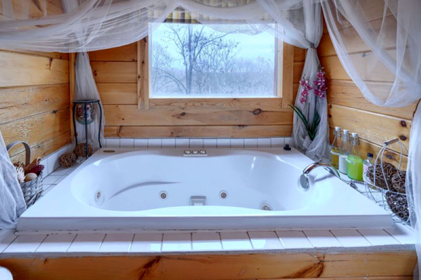 Wonderful Ohio Getaways in this Wonderful Cabin Rental with Hot Tub