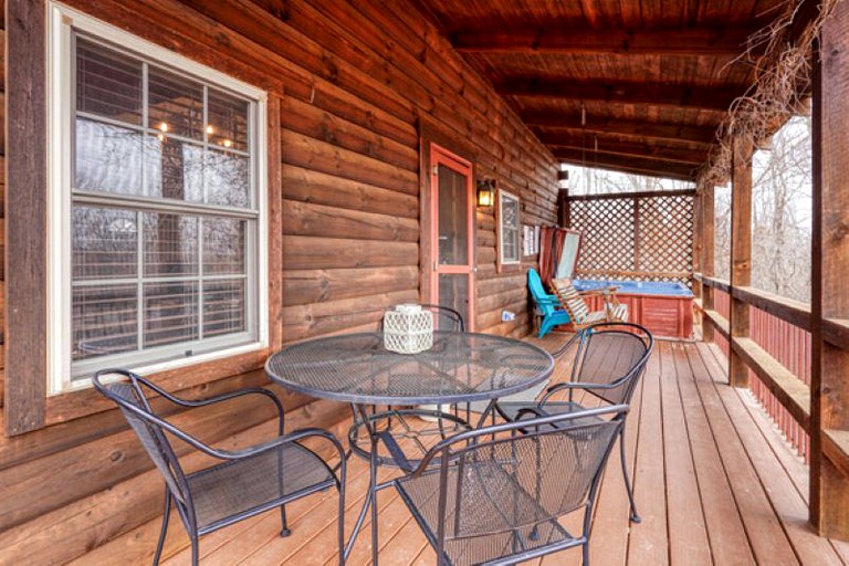 Cabins (United States of America, Logan, Ohio)