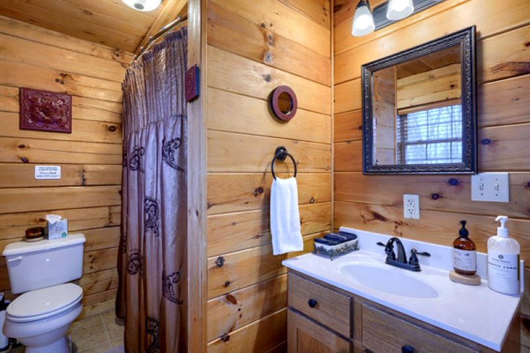Cabins (United States of America, Logan, Ohio)