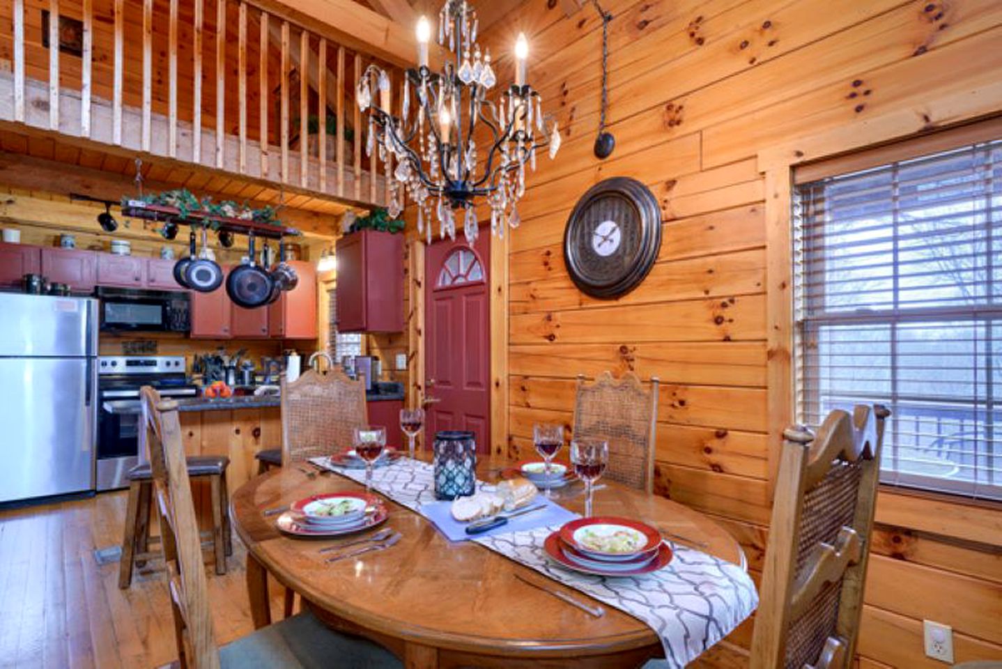 Wonderful Ohio Getaways in this Wonderful Cabin Rental with Hot Tub