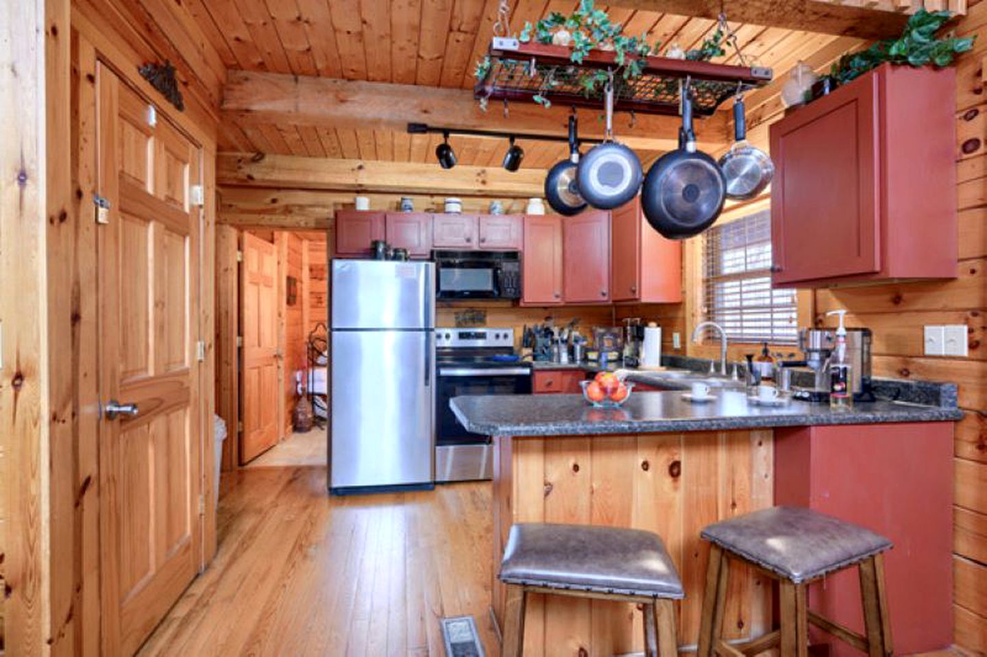 Wonderful Ohio Getaways in this Wonderful Cabin Rental with Hot Tub