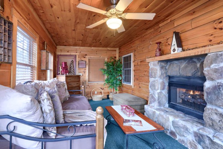 Cabins (United States of America, Logan, Ohio)