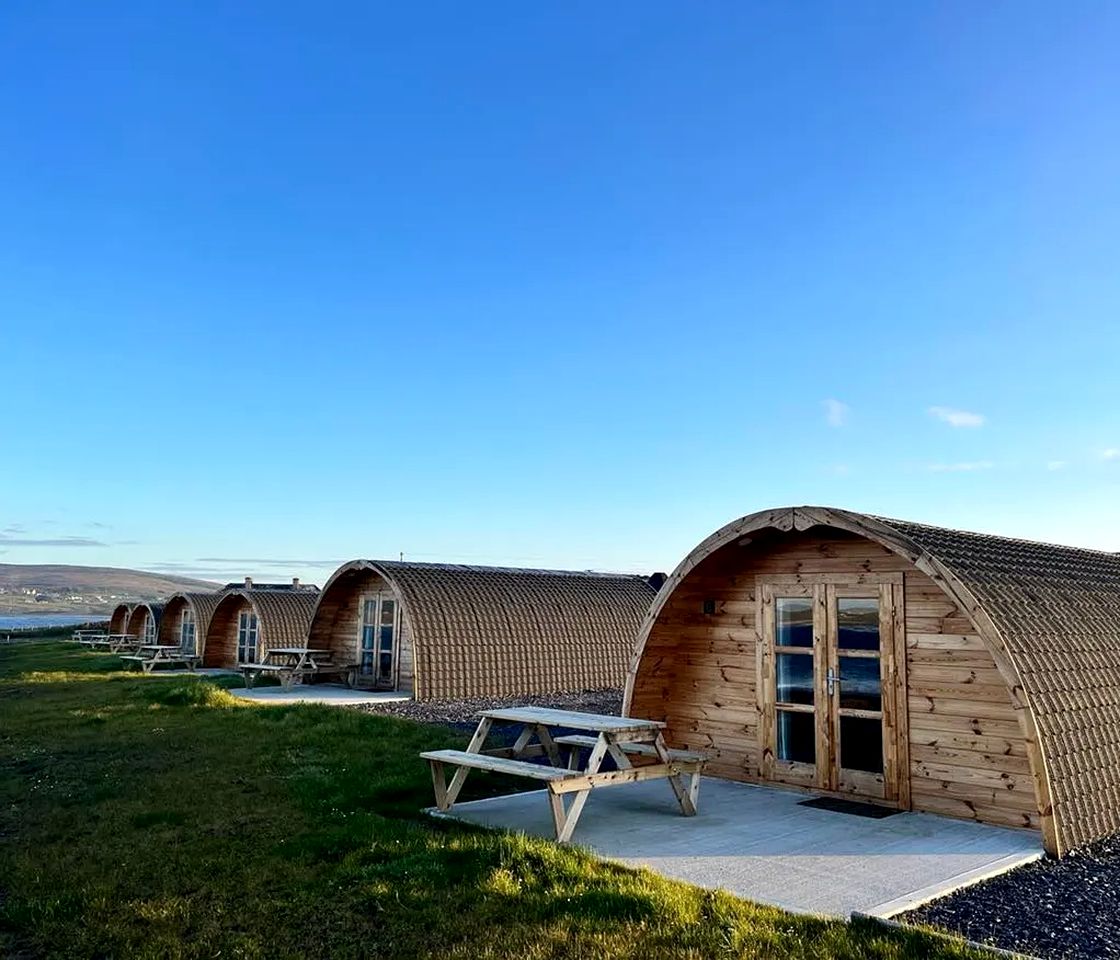 Family-Friendly Pods with Picnic Space Overlooking the Ocean in Ireland