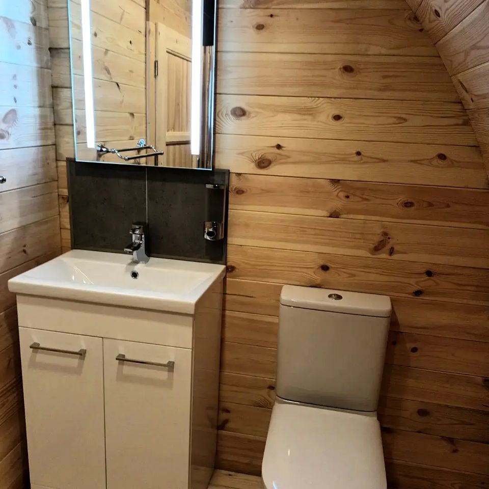 Family-Friendly Pods with Picnic Space Overlooking the Ocean in Ireland