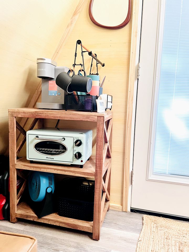 Cozy A-Frame Overlooking a Creek in Beautiful Fountain Run, Kentucky