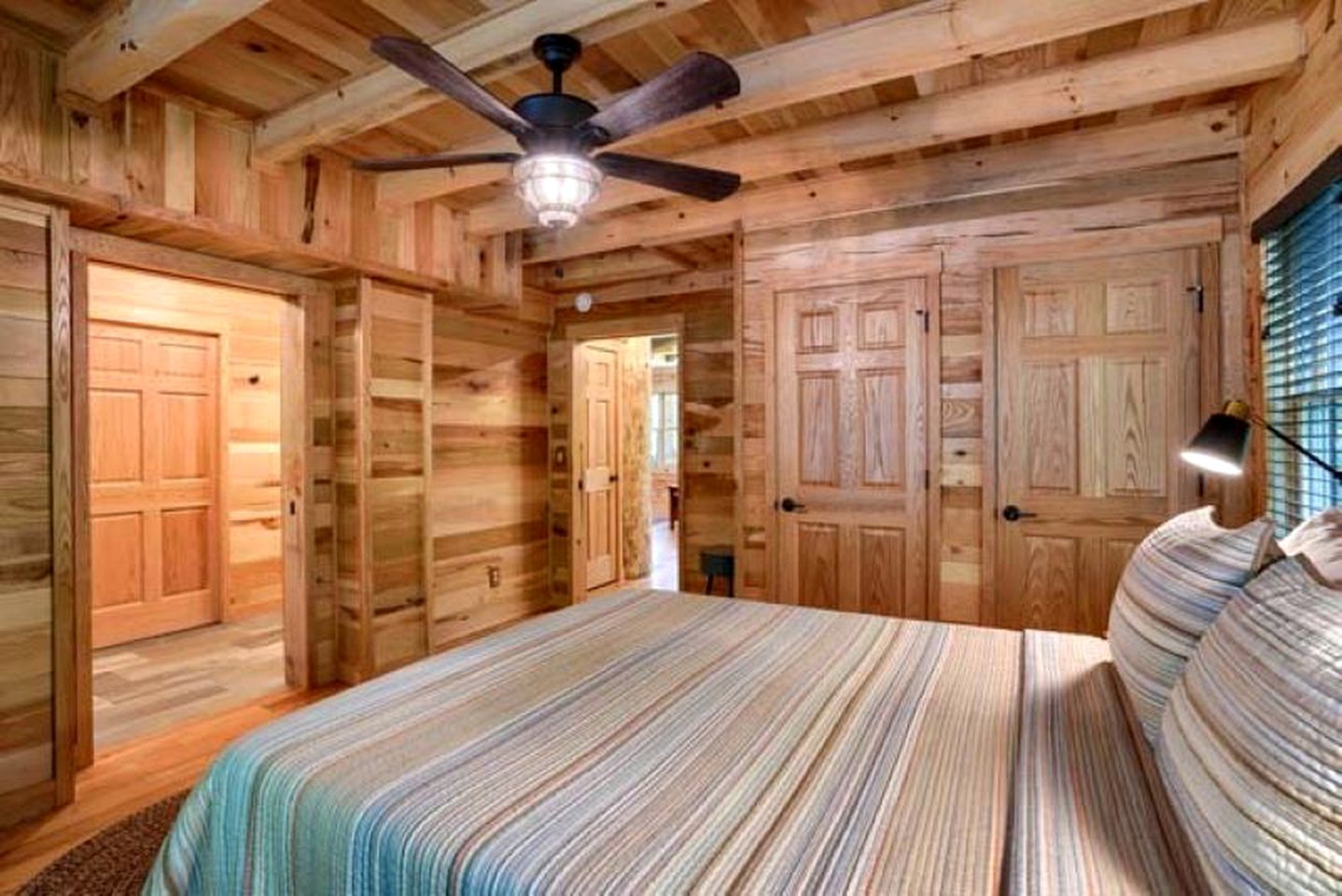 Glorious Getaways to Nature in this Fully-Equipped Cabin in Logan, OH