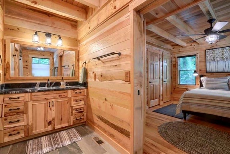 Cabins (United States of America, Logan, Ohio)