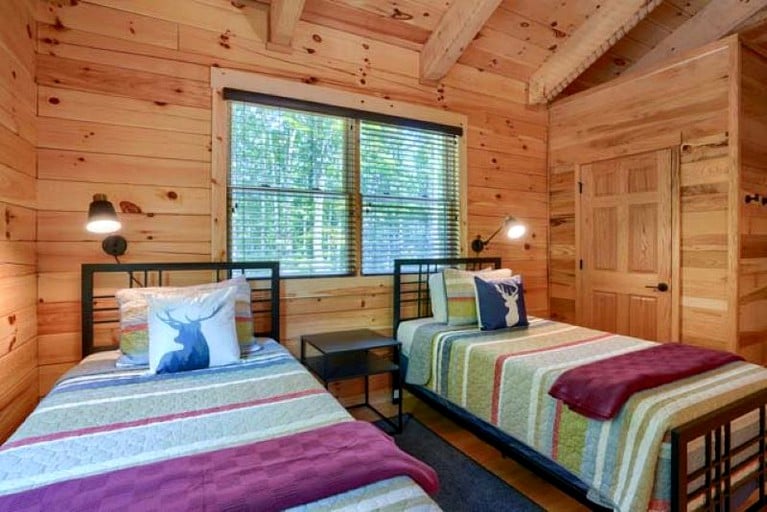 Cabins (United States of America, Logan, Ohio)