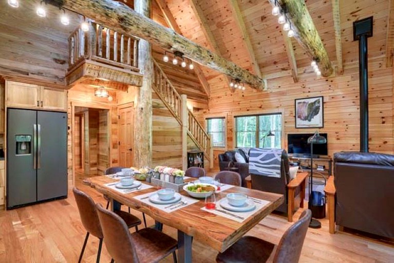 Cabins (United States of America, Logan, Ohio)