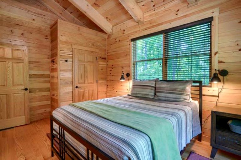 Cabins (United States of America, Logan, Ohio)