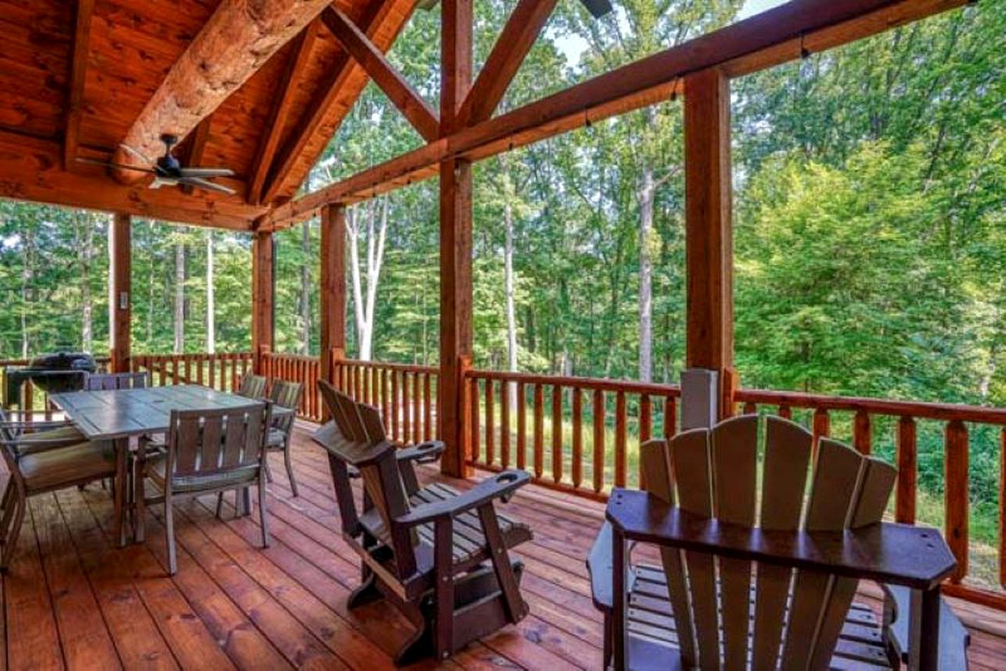 Glorious Getaways to Nature in this Fully-Equipped Cabin in Logan, OH